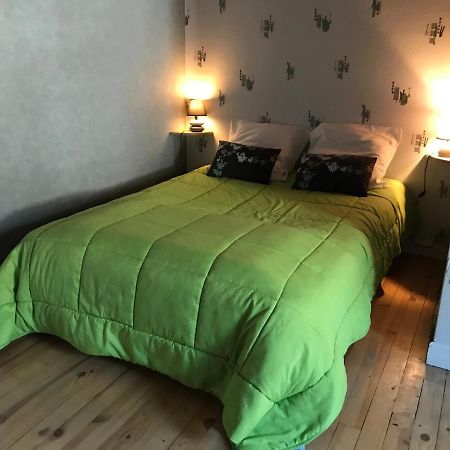 Gite Chez Regine Marcenat  外观 照片
