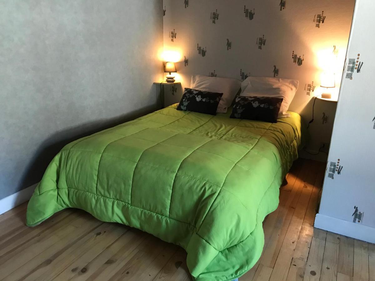 Gite Chez Regine Marcenat  外观 照片