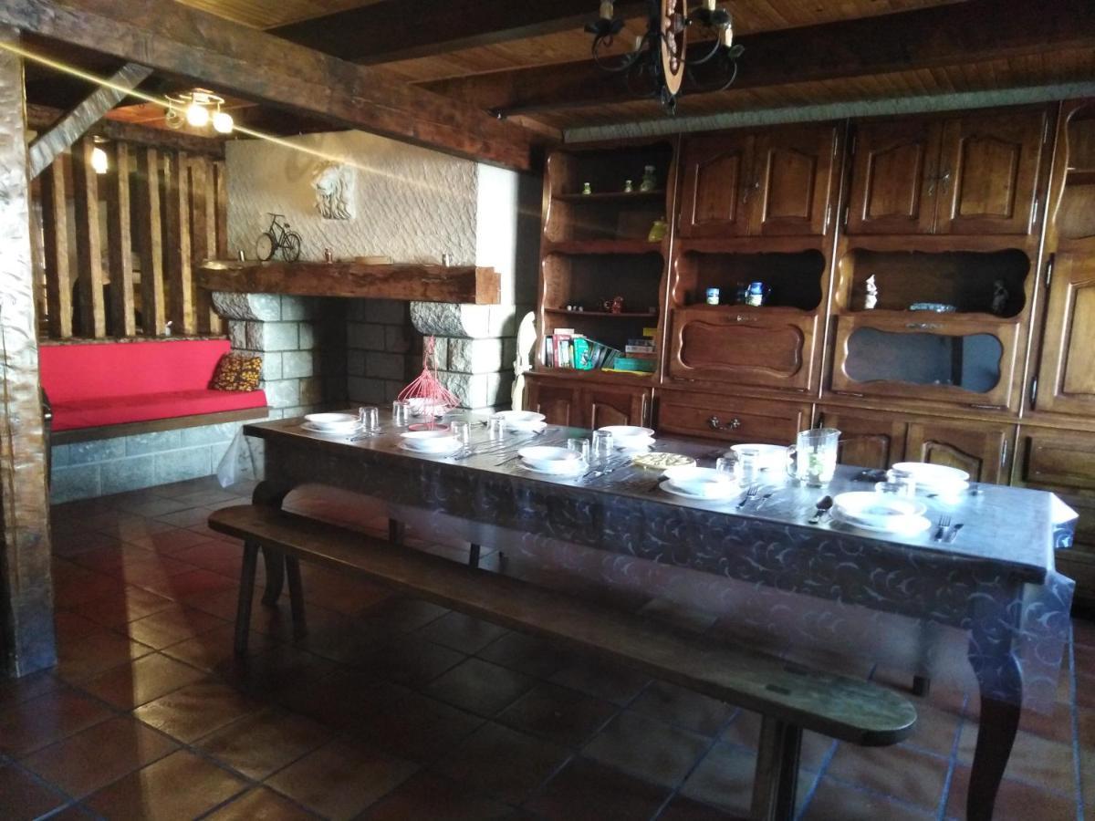 Gite Chez Regine Marcenat  外观 照片